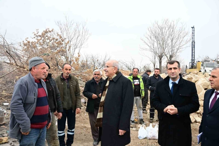 Başkan Er, Taştepe Mahallesi Rezerv Alanında İncelemelerde Bulundu