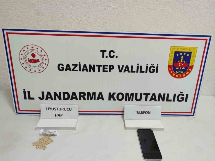 Uyuşturucu Madde İmal Ve Ticareti Yapan Şahsı Jandarma Yakaladı