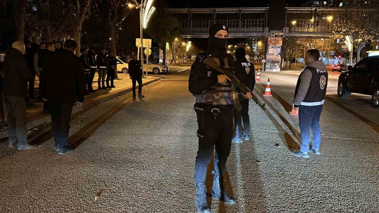 Siverek’te Yılbaşı Gecesi Yoğun Güvenlik Önlemleri