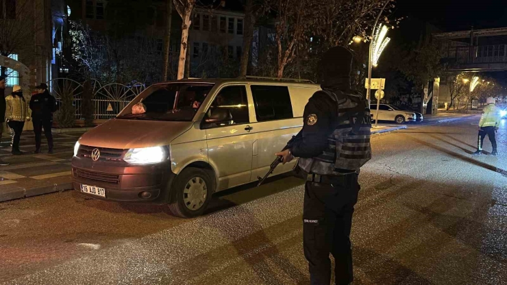 Siverek’te Yılbaşı Gecesi Yoğun Güvenlik Önlemleri