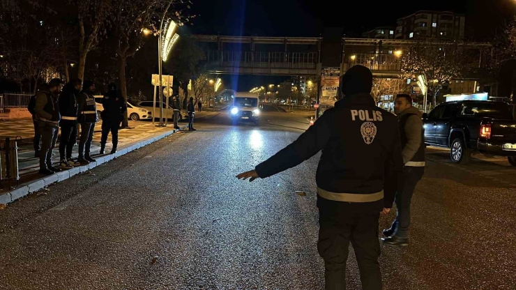 Siverek’te Yılbaşı Gecesi Yoğun Güvenlik Önlemleri