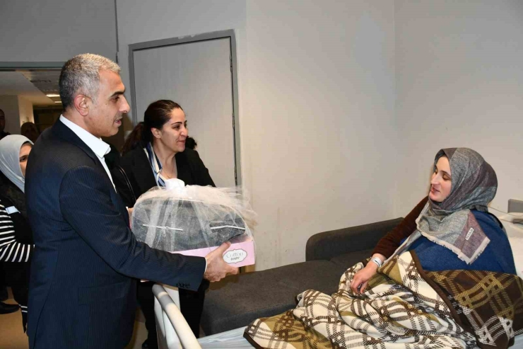 Siverek’te 2025 Yılının İlk Bebekleri Dünyaya Geldi