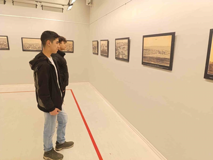 Atatürk Portreleri Ve Antep Fotoğrafları Resim Sergisi