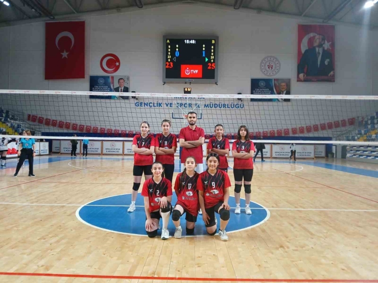 Battalgazi Yıldız Kızlar Voleybol Takımı, 3-0 Galip