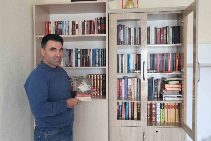 Eğitim Hayalini Okuduğu Kitaplarla Gerçekleştirerek 600 Kitaplık Kütüphane Oluşturdu