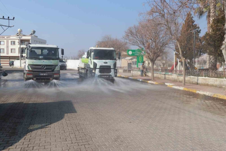 Cadde Ve Sokaklarda Temizlik Çalışmaları Devam Ediyor