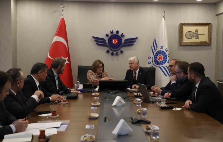 Şahin, Gazi Kentin Yeni Projeleri İçin Görüşmeler Yaptı