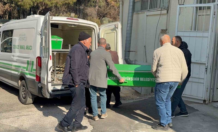 Parkta Vurulan Kadın Kurtarılamadı, Katil Zanlısının ’annenizi Öldüreceğim’ Dediği Ortaya Çıktı