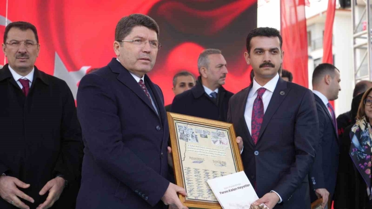 Bakan Tunç: "cumhurbaşkanımız Her Kabine Toplantısında Bize Deprem Bölgesini Sordu"