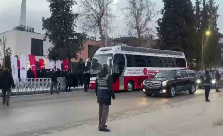 Cumhurbaşkanı Erdoğan, Adıyaman’da Yeni İş Yerlerine Kavuşan Esnafları Ziyaret Etti