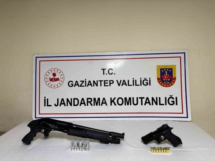 Gaziantep’te 48 Adet Kaçak Silah Geçirildi: 18 Gözaltı