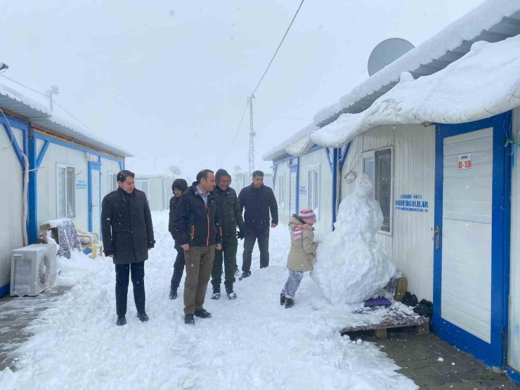 Kaymakam Çağlar Partal, Çocukların Kar Sevincine Ortak Oldu