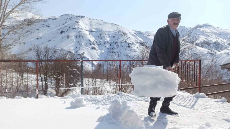 Malatya’da Kar Kalınlığı 1 Metreyi Geçti, Zorlu Mücadele Dronla Görüntülendi