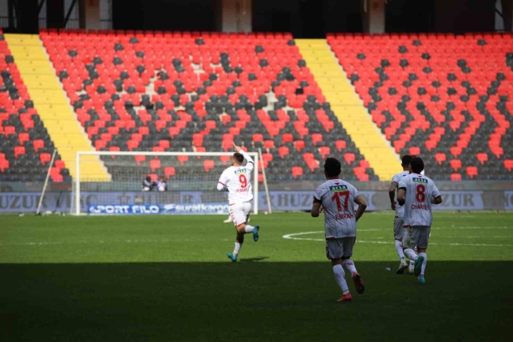 Trendyol Süper Lig: Gaziantep Fk: 1 - Sivasspor: 1 (ilk Yarı)