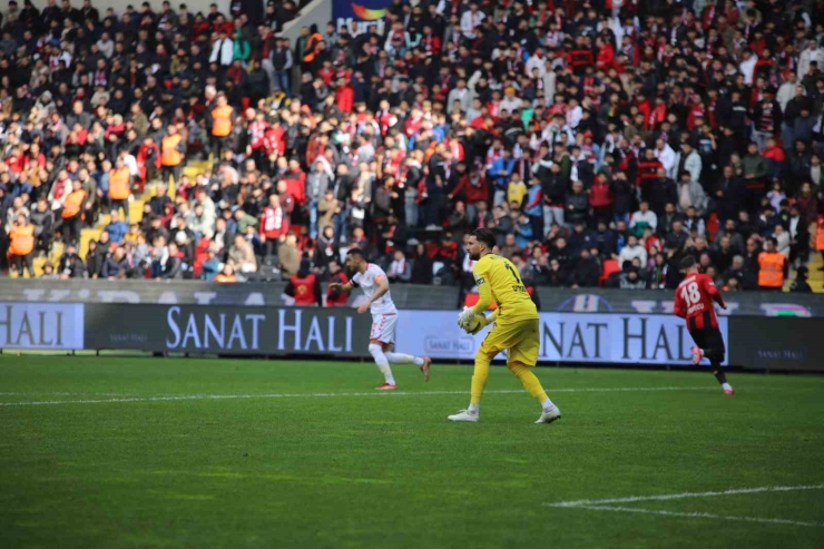 Trendyol Süper Lig: Gaziantep Fk: 1 - Sivasspor: 1 (ilk Yarı)