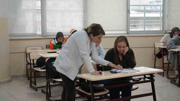 Gaziantep’te Kadınlar Ücretsiz Yabancı Dil Kursuyla Kendini Geliştiriyor