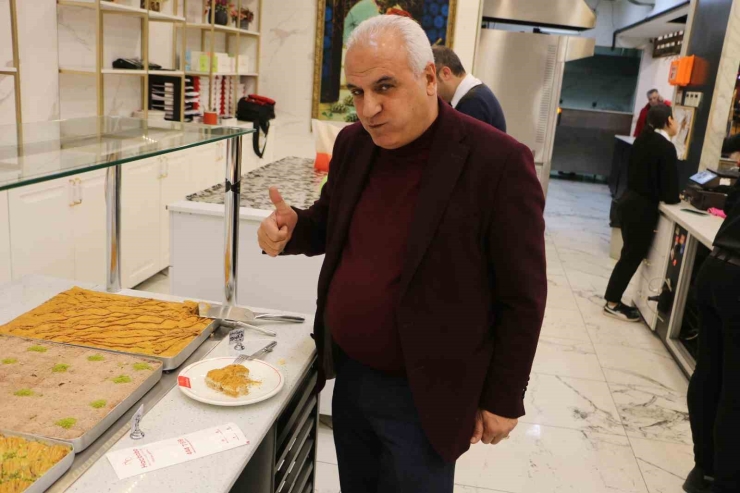 Diyarbakır’da "lotuslu Soğuk Baklava" Üretildi