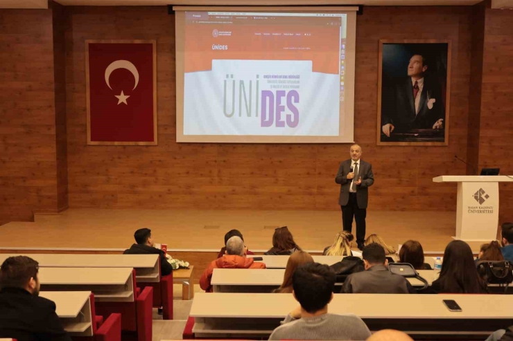 Öğrenci Toplulukları İçin ‘ünides’ Proje Bilgilendirme Toplantısı Yapıldı