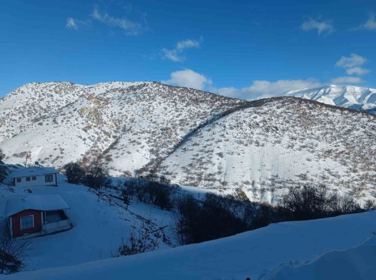 Malatya’da Kar Yerini Fırtına Ve Tipiye Bıraktı