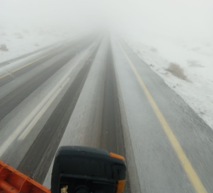 Şanlıurfa’da Karla Kaplanan Yollar Temizlendi