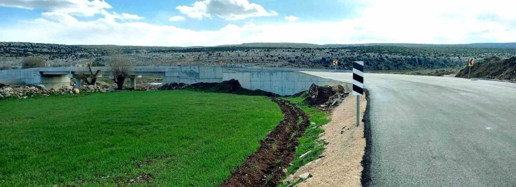 Araban’da Yenilenen Eski Altıntaş Köprüsü Ulaşıma Açıldı