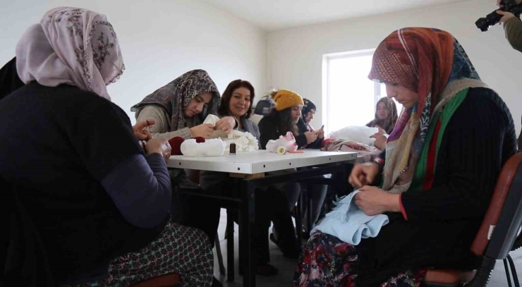 Battalgazi Belediyesi Destekliyor, Kadınlar Üretiyor