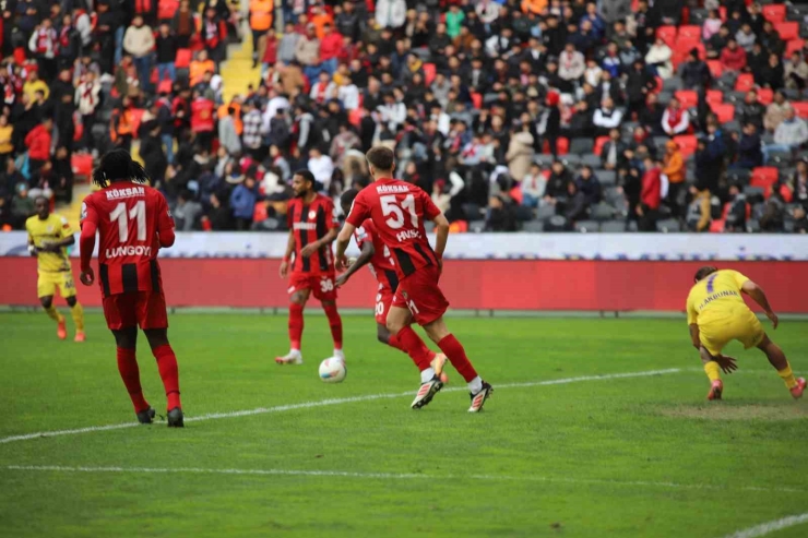 Trendyol Süper Lig: Gaziantep Fk: 0 - Eyüpspor: 0 (ilk Yarı)