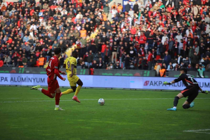 Trendyol Süper Lig: Gaziantep Fk: 0 - Eyüpspor: 0 (ilk Yarı)