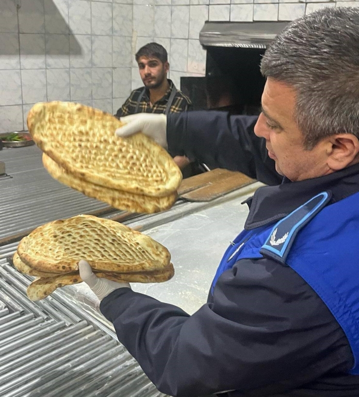Nizip’te Zabıta Ekiplerinden İftar Ve Sahur Öncesi Fırın Denetimi