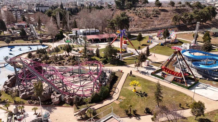 Türkiye’nin En Büyük İkinci Temaparkı’nın Yenileme Çalışmaları Tamamlandı