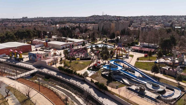 Türkiye’nin En Büyük İkinci Temaparkı’nın Yenileme Çalışmaları Tamamlandı