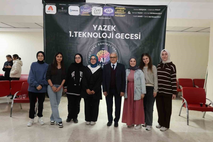 Gibtü’de Yazek 1. Teknoloji Gecesi Gerçekleştirildi