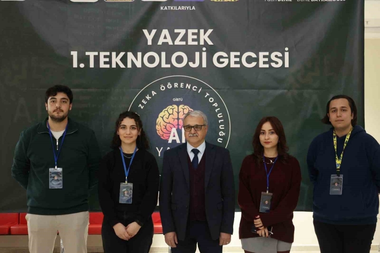 Gibtü’de Yazek 1. Teknoloji Gecesi Gerçekleştirildi