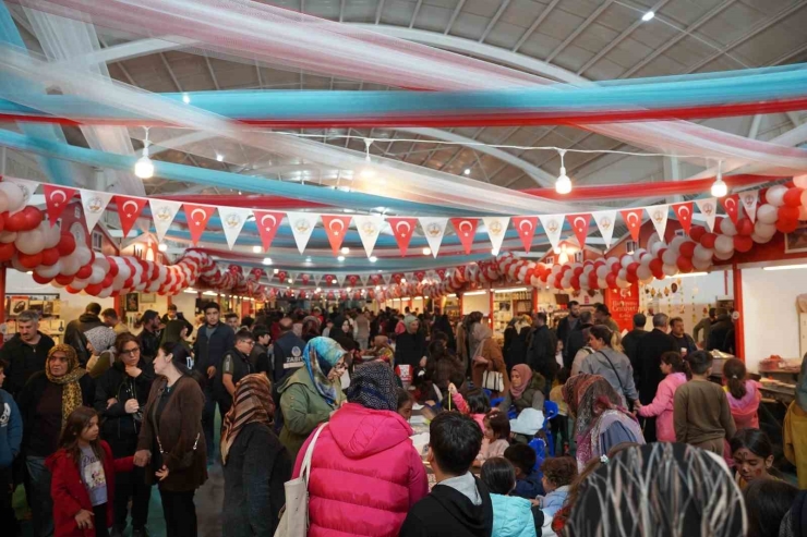 Kahta Belediyesi’nden Ramazan Çarşısı’nda Çocuklara Özel Etkinlik