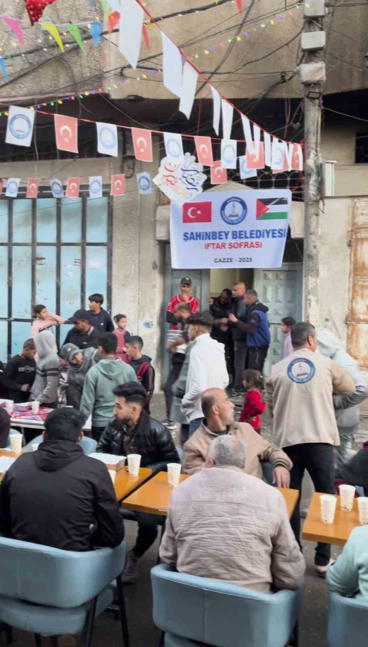 Şahinbey Belediyesi’nden Gazze’de Kardeşlik İftarı