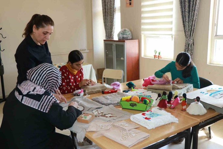 Haliliye Belediyesinden Kadınlara Meslek Edindirme Desteği