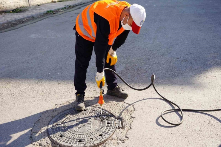 Kahta Belediyesi, İlaçlama Çalışmalarına Devam Ediyor