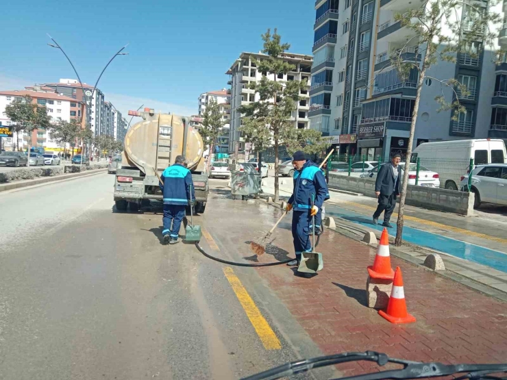 Battalgazi’de Temizlik Çalışmaları Hızla Sürüyor