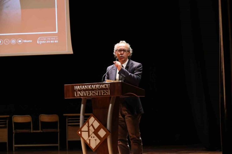 Hasan Kalyoncu Üniversitesi’nde "bir Yıldız, Bir Hilal, İlelebet İstiklal" Konferansı Düzenlendi