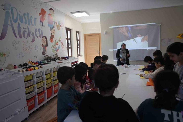 Diyarbakır’da Dezavantajlı Çocuklar Ve Okul Öğrencileri Etkinlik Atölyelerinde Yazılım Gibi Birçok Alanda Eğitim Görüyor