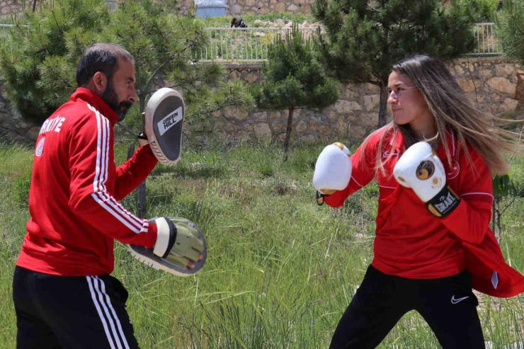 Başkan Ulutaş: "hatice Akbaş Bir Kez Daha Bizleri Gururlandırdı"