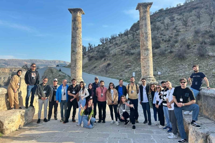 Nemrut Dağı’nın Bu Yılki İlk Misafirleri Rehberler Oldu