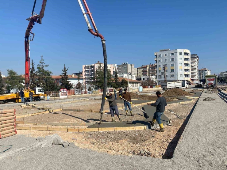 Kahta Belediyesi’nden 2 Mahalleye Park Müjdesi