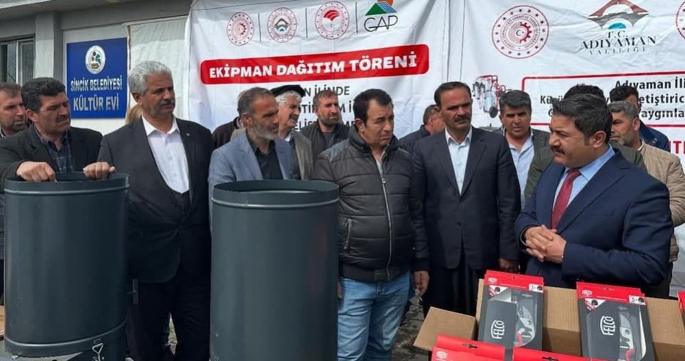 Çiftçilere Tarım Aletleri Dağıtıldı