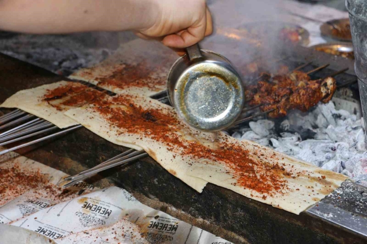 Diyarbakır’da Bayramda 50 Ton Tescilli Ciğer Kebabı Tüketildi