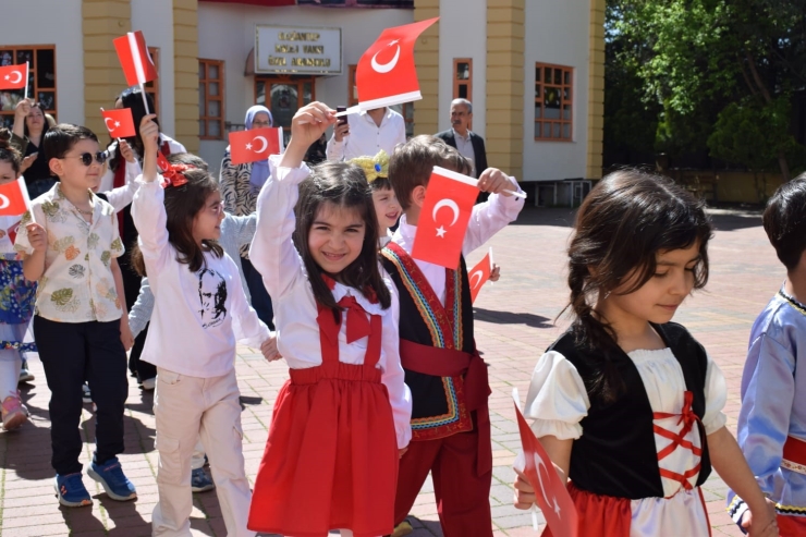 Minik Gkv’lilerden Muhteşem Kortej