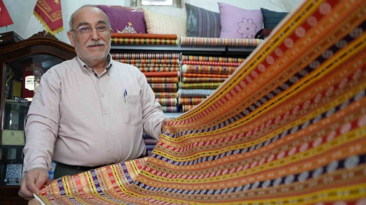 Gaziantep’in Asırlık Mirası Kutnu Kumaşı Dokumacılığı Yok Olma Tehlikesiyle Karşı Karşıya