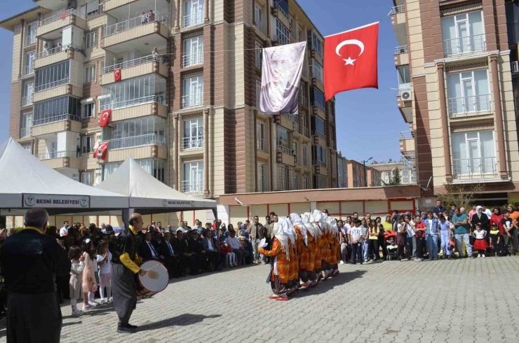 Besni’de 23 Nisan Ulusal Egemenlik Ve Çocuk Bayramı Coşkuyla Kutlandı