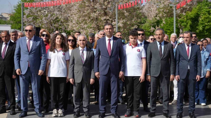 Vali Çerber, 23 Nisan’da Koltuğunu Devretti