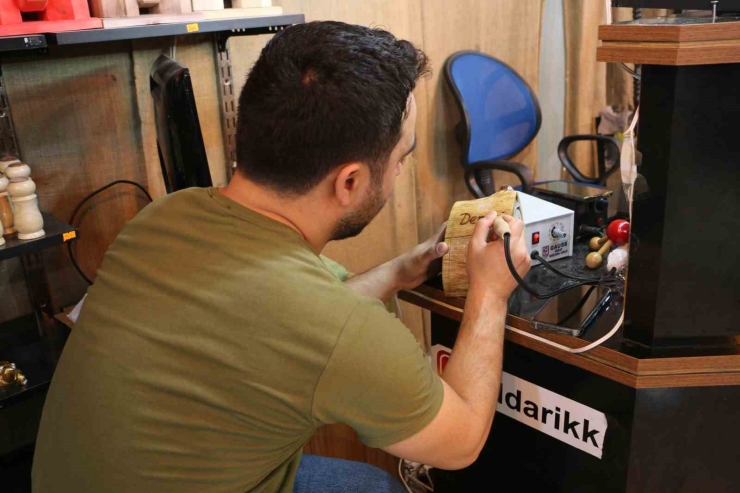 Diyarbakır’da Turistlerin Gözdesi Kişiselleştirilmiş Hediyelik Eşyalar